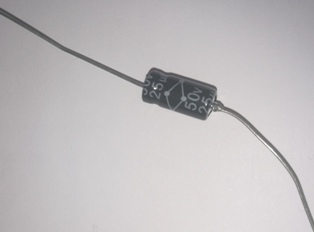 25MF50V 105º AXIAL-0